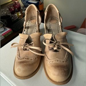 Morenatum hand-made in Brazil nude leather 2.5” heels size 38.5 (like 8N)